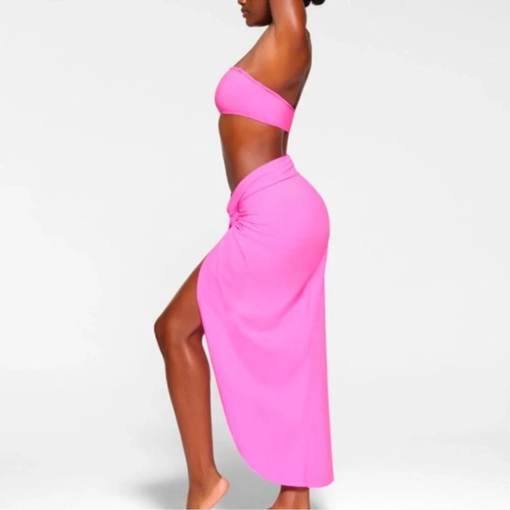 Skims Signature Swim Sarong Skirt and swim suit NWT